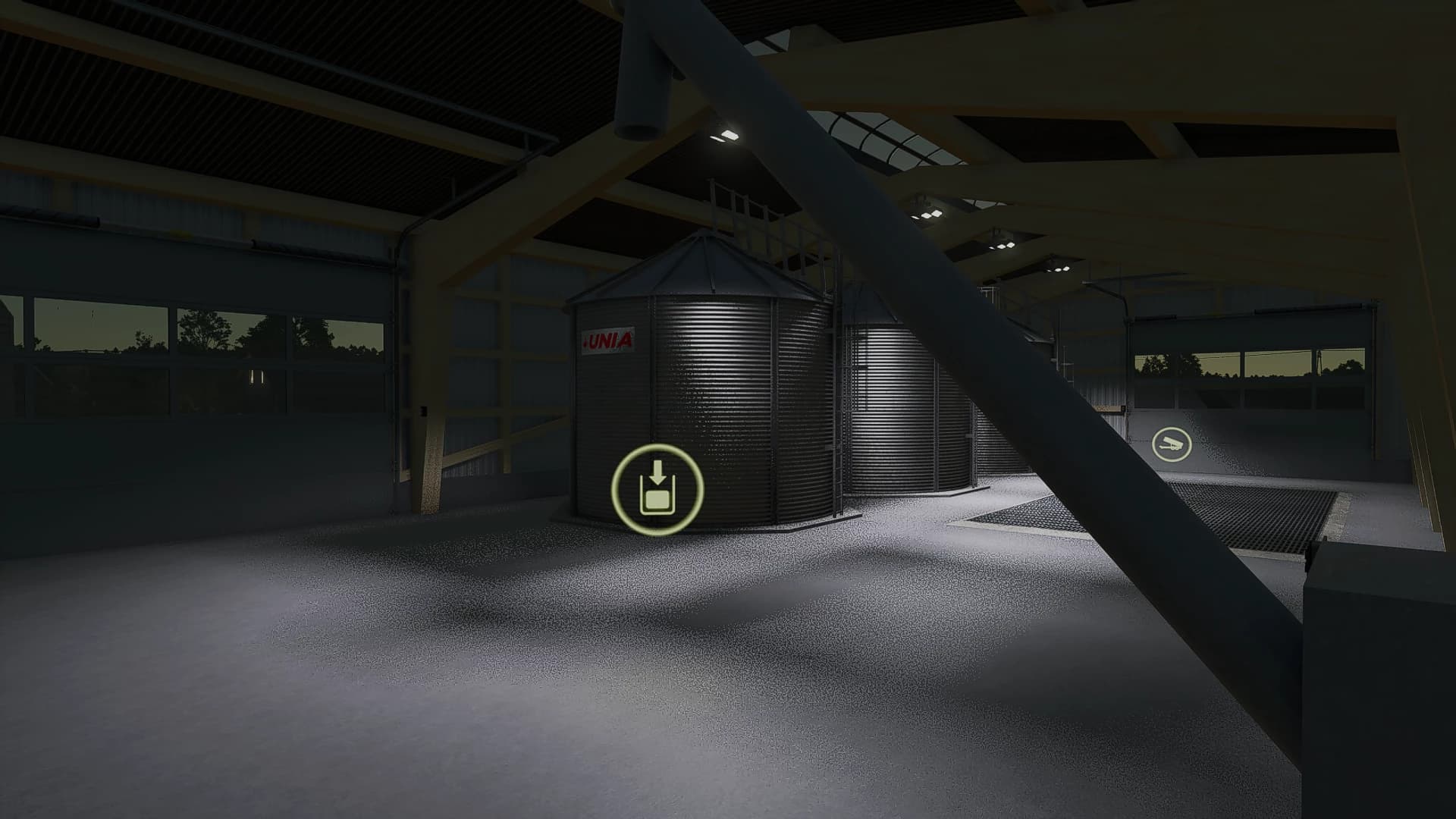 Hall with integrated silo 5
