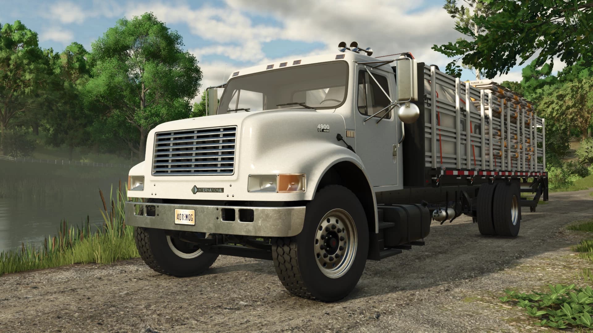 International 4900 Stakebed 3