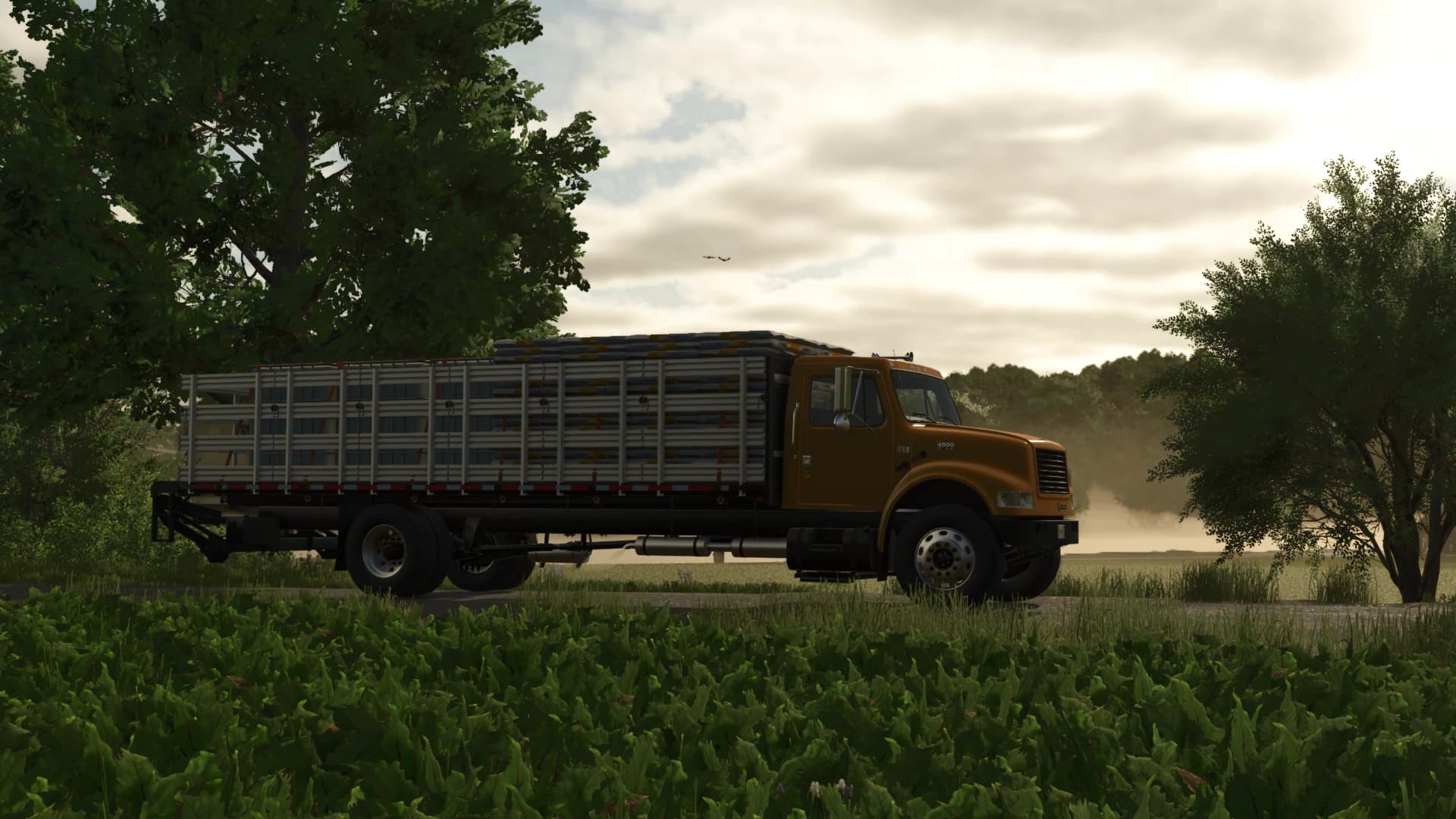 International 4900 Stakebed 2
