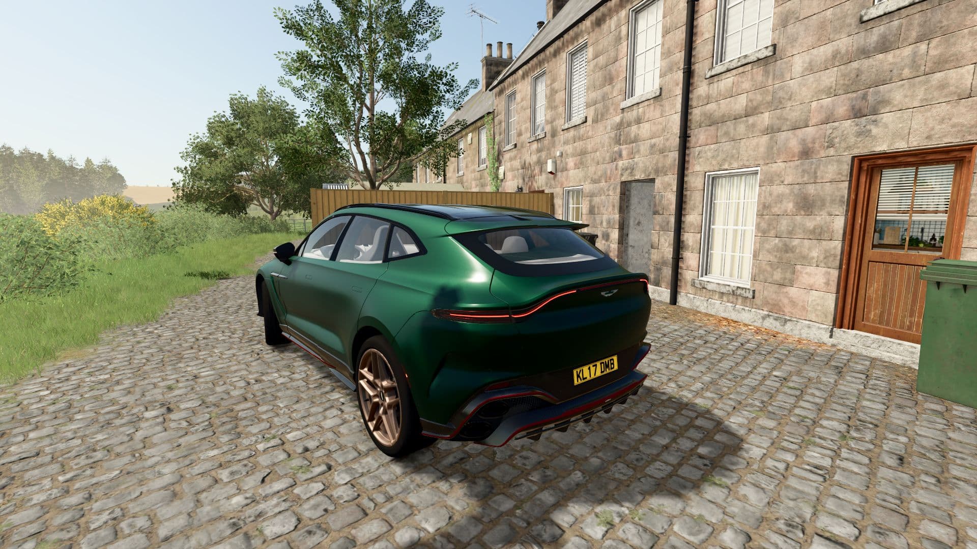 Aston Martin DBX S 6