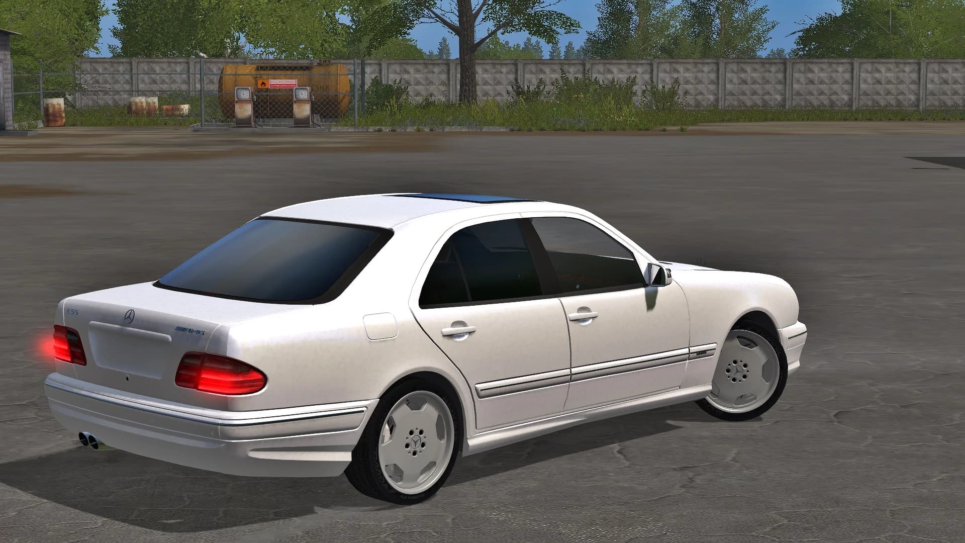 MERCEDES-BENZ W210 E55 AMG 2