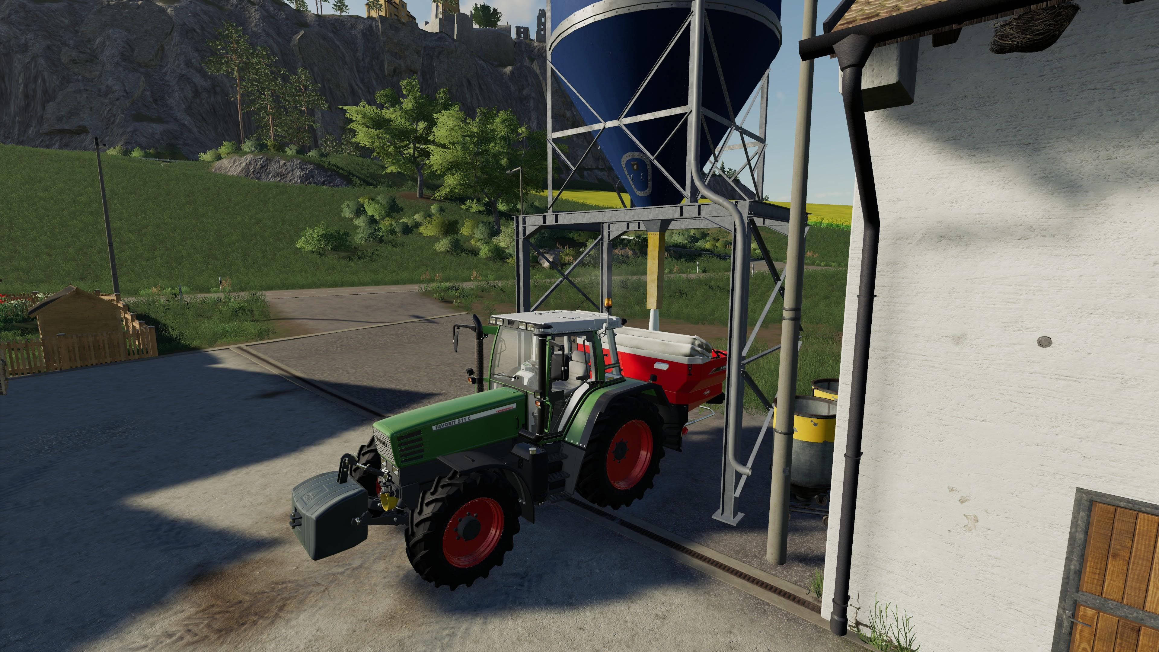 Placable fertilizer silo