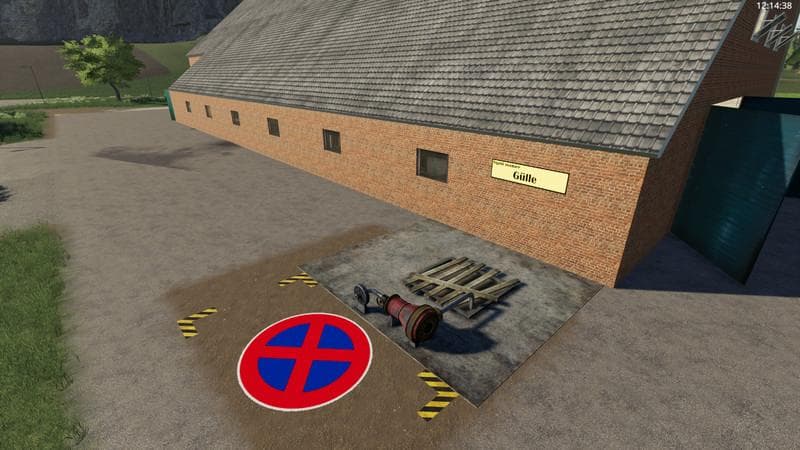 Yard with cowshed and willow Beta