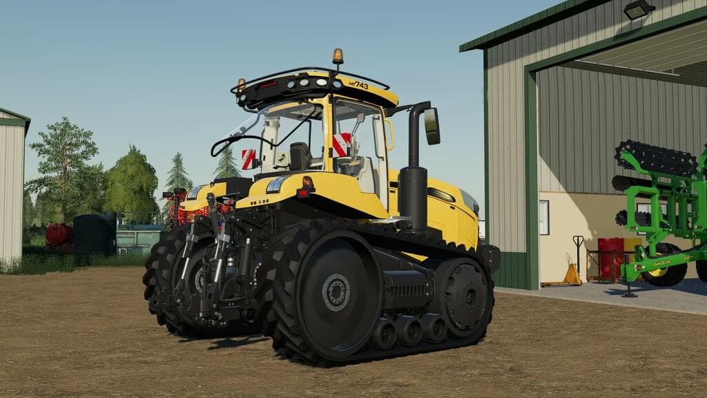 CHALLENGER AND FENDT MT 2