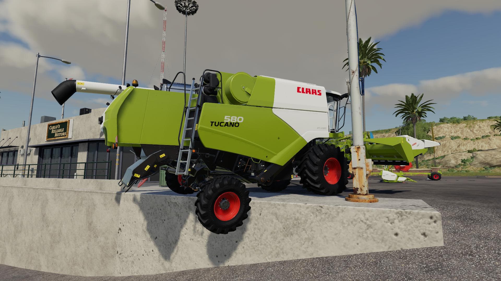 CLAAS TUCANO 4