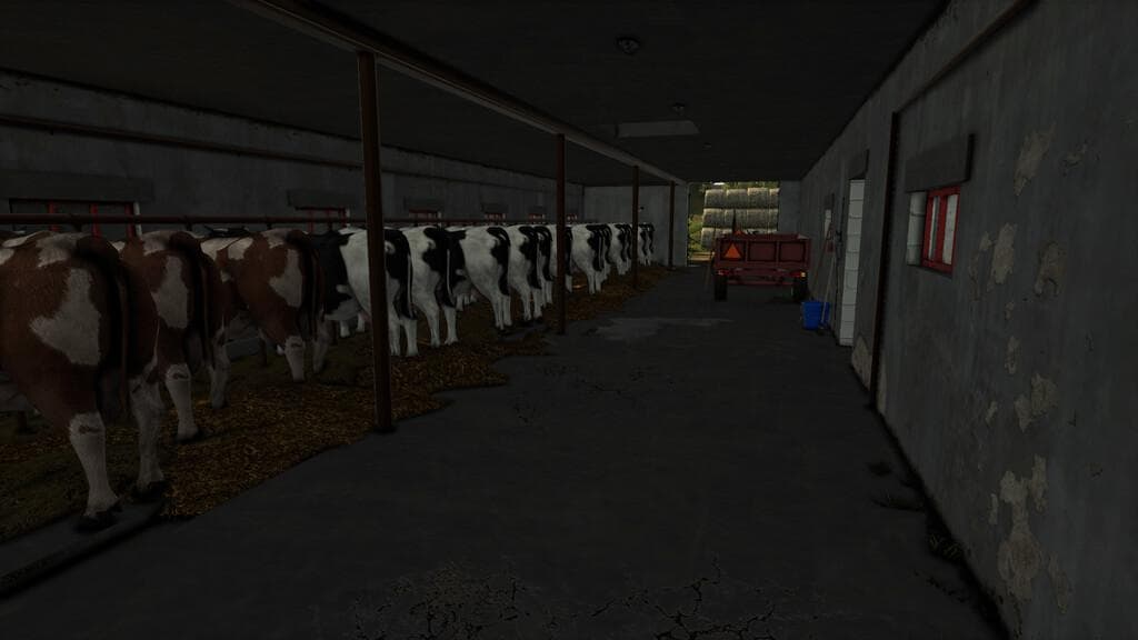 FARM BUILDING WITH COWS