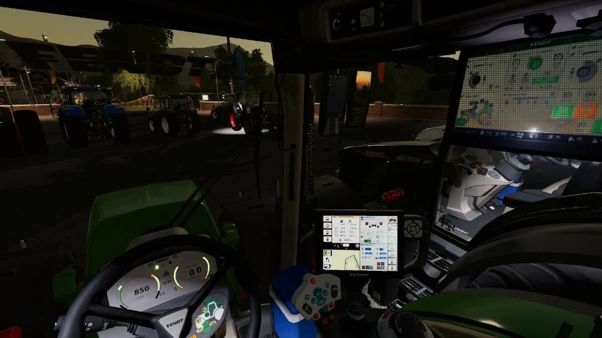 FENDT 700 ONE 2