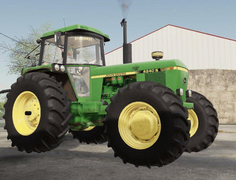 JOHN DEERE 4240 S