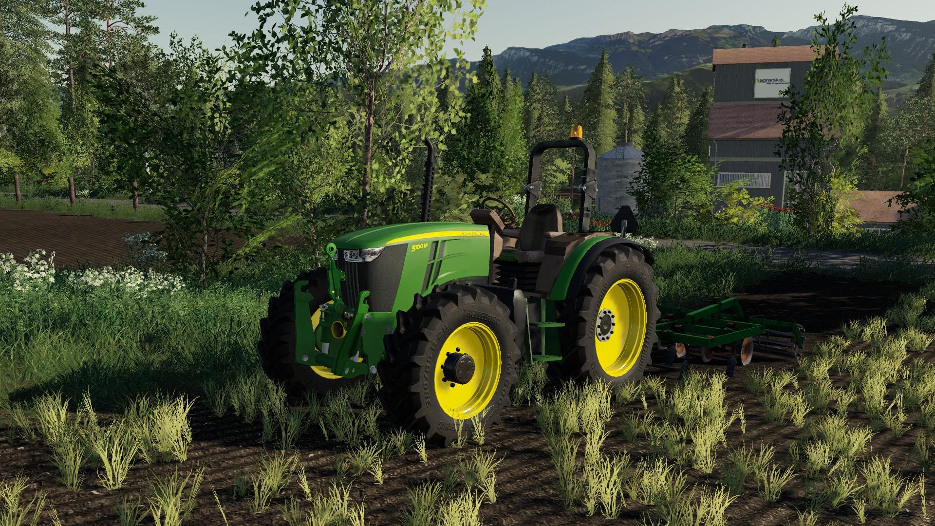 JOHN DEERE 5100M 2