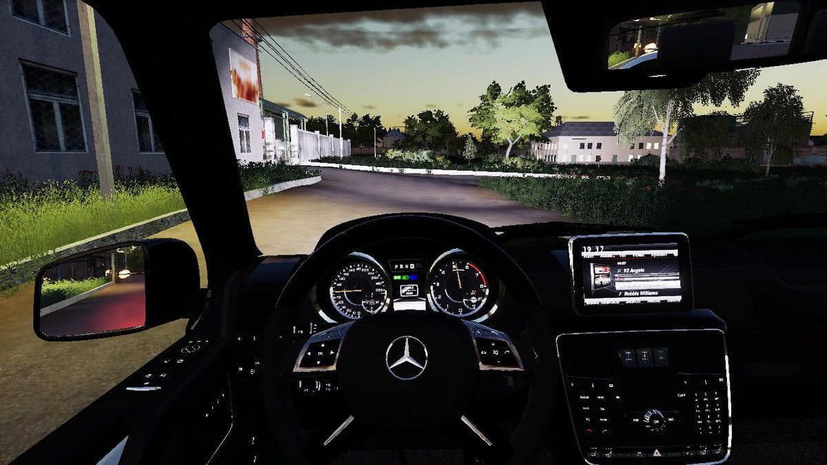 MERCEDES BENZ G-55 AMG 4