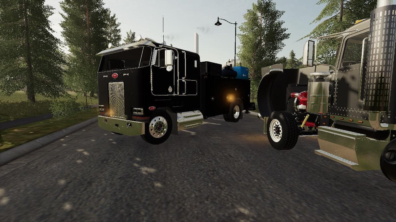 PETERBILT SERVICE TRUCK 2