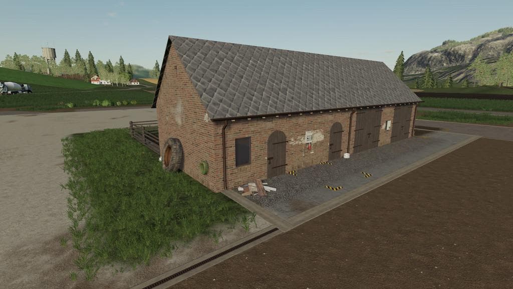 PIGSTY AND CHICKEN COOP 5