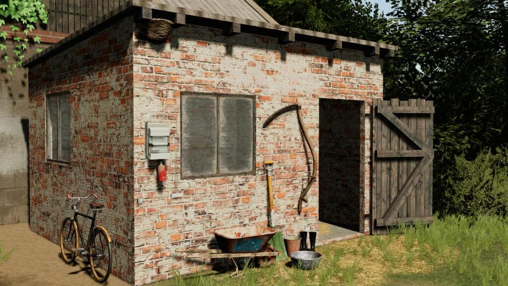 POLISH CHICKEN COOP