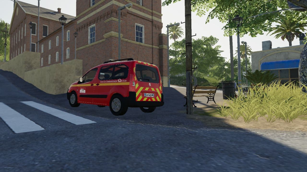 Peugeot Partner II 2015 (SDIS 33 command post) 4
