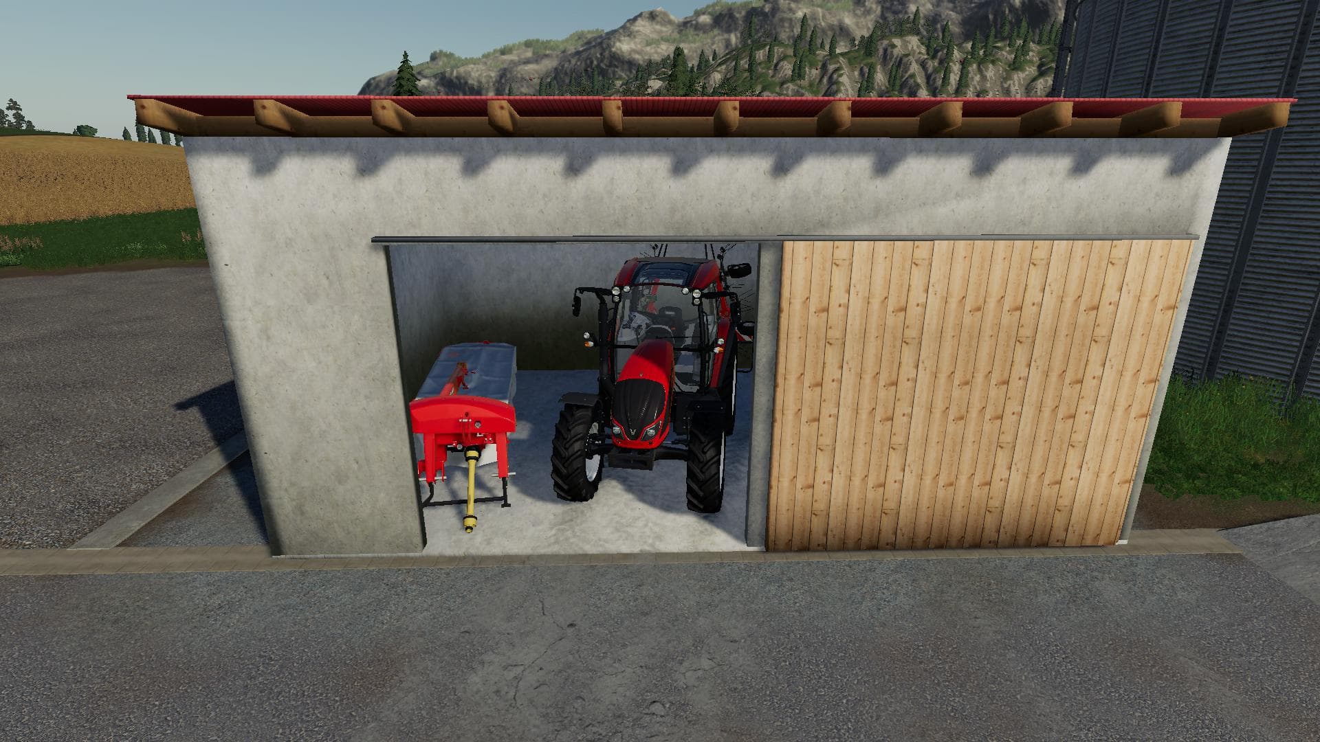 SMALL MACHINE SHED