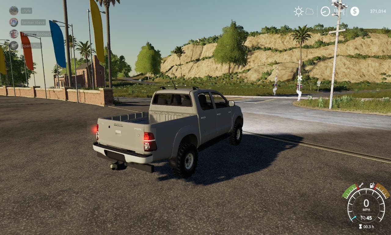 TOYOTA HILUX 2