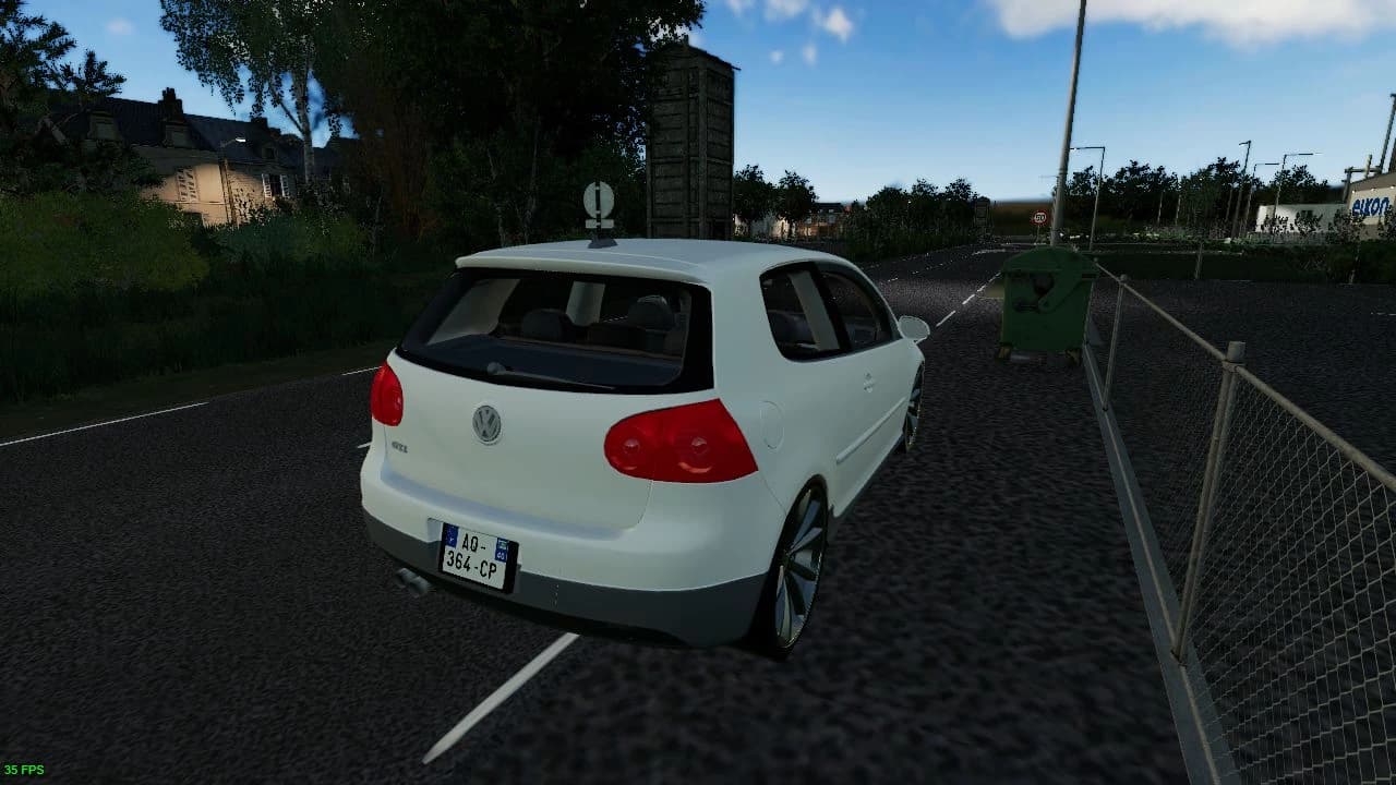 VOLKSWAGEN GOLF V 4
