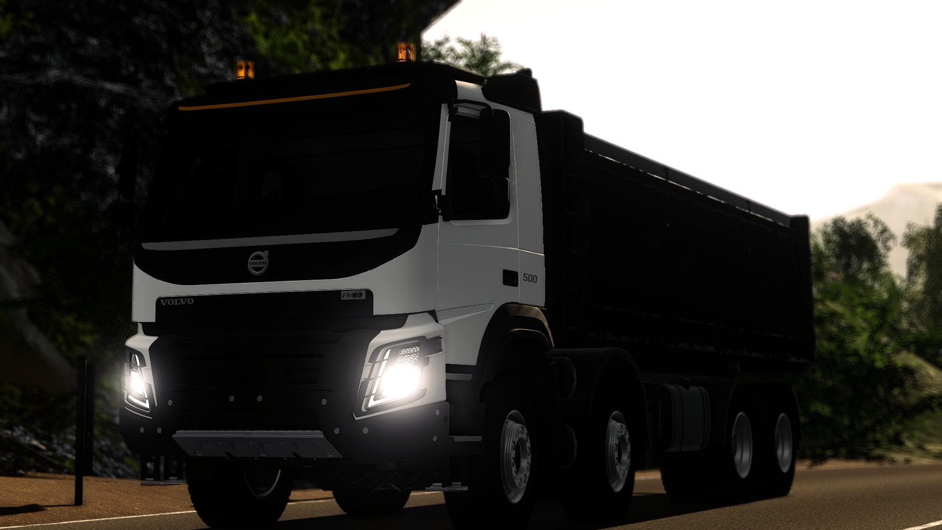 VOLVO FMX 2013 8X8 TIPPER