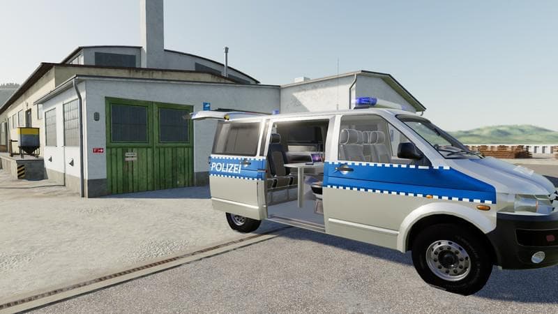 VW T5 POLICE AND CUSTOMS WITH UNIVERSAL PASSENGER 3