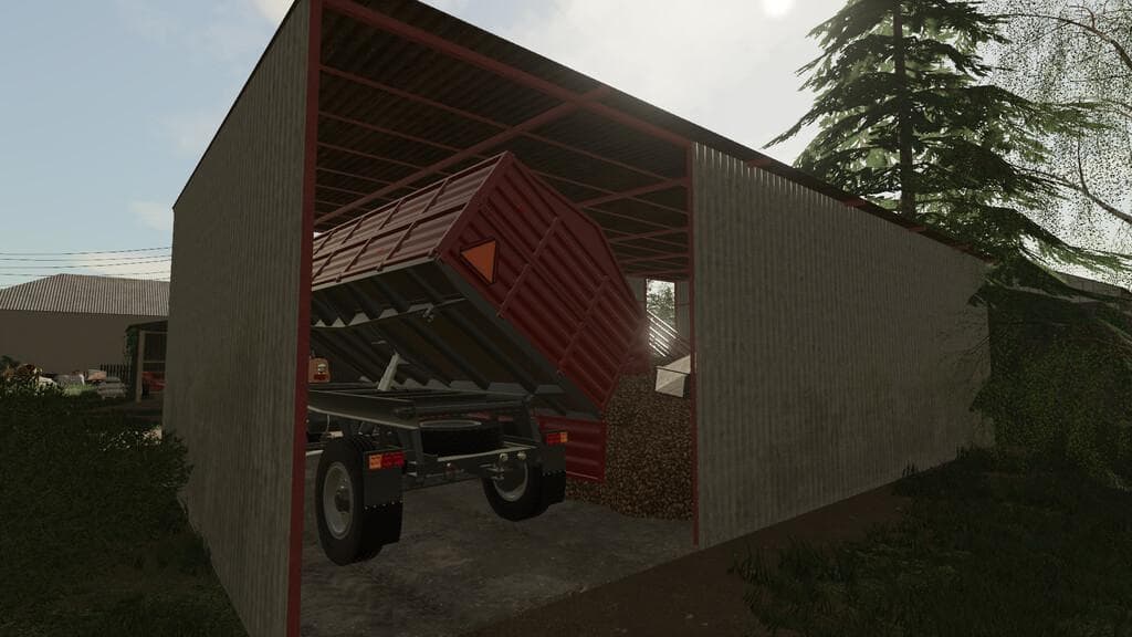 WAREHOUSE WITH CONVEYOR BELT