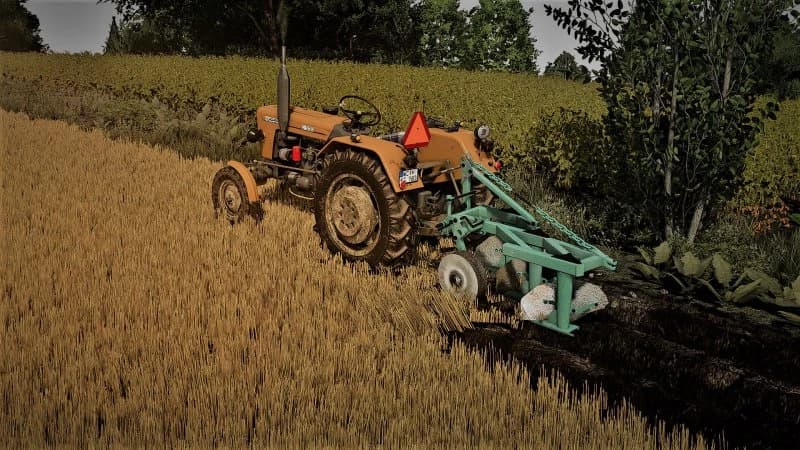 3 FURROW PLOWS