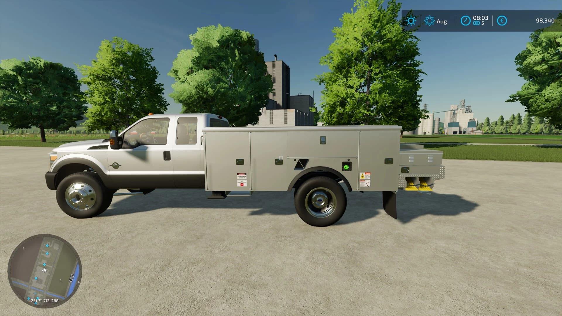 BUCKET TRUCK 5