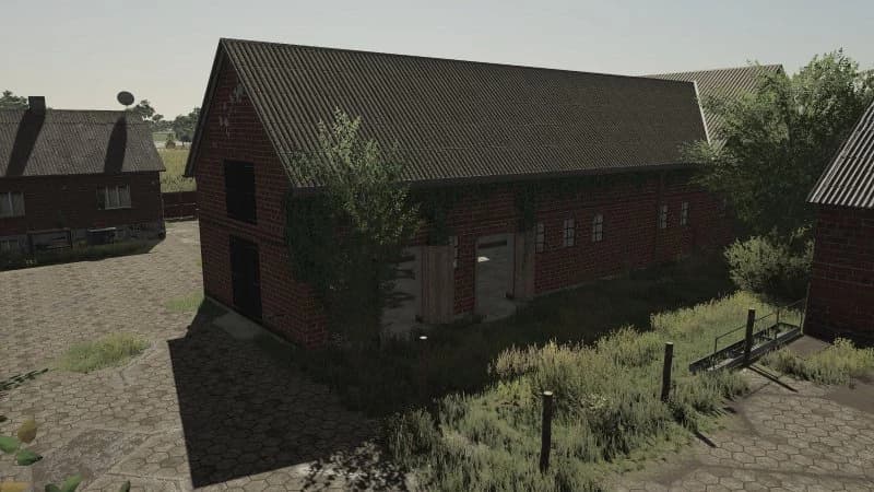 BUILDINGS WITH A GARAGE