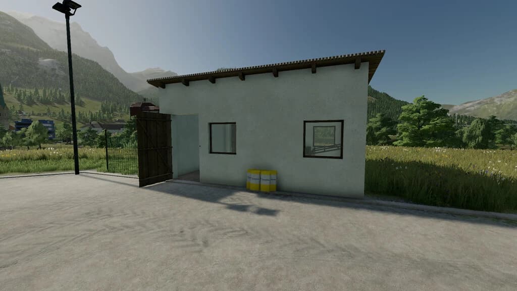 CHICKEN BARN SMALL 4