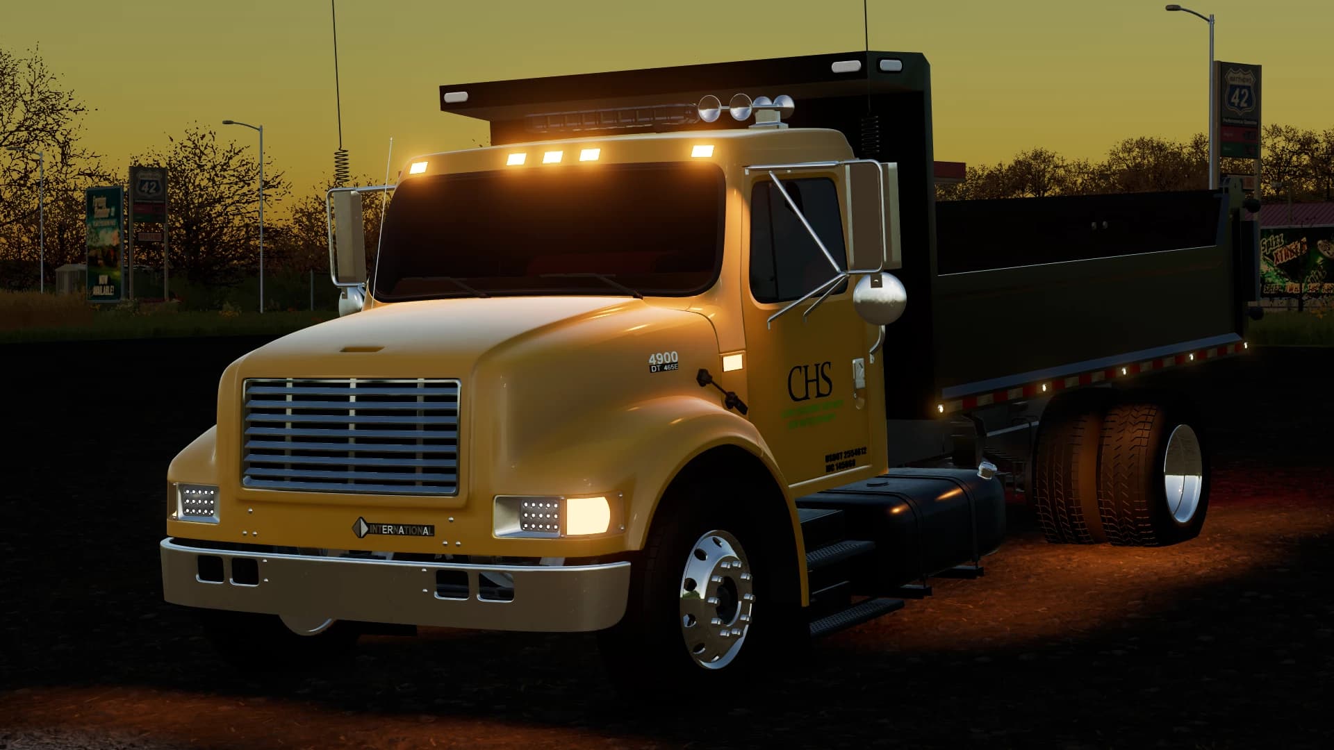 DUMP TRUCK INTERNATIONAL 4900 3