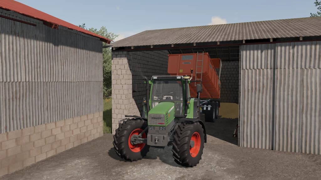 GARAGE WITH CHICKEN COOP 3