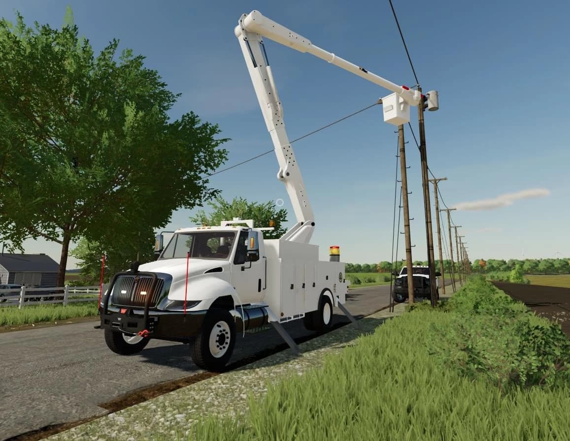 INTERNATIONAL BUCKET TRUCK 4