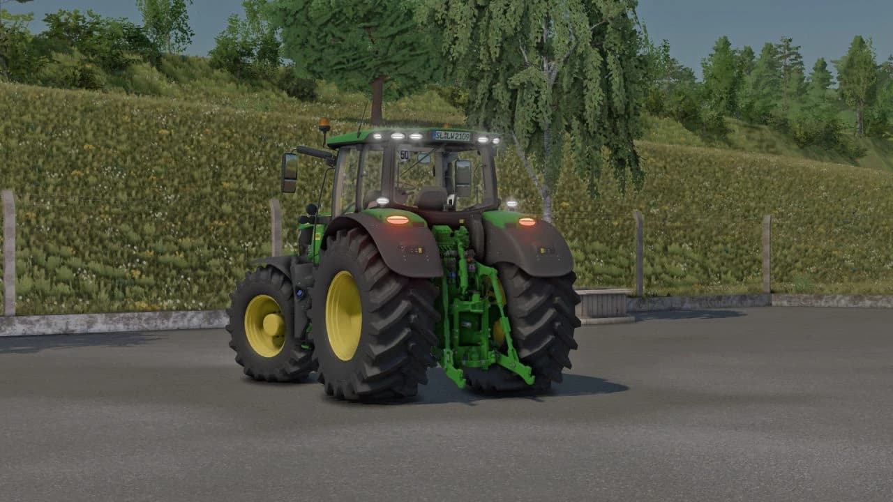 JOHN DEER 6215R