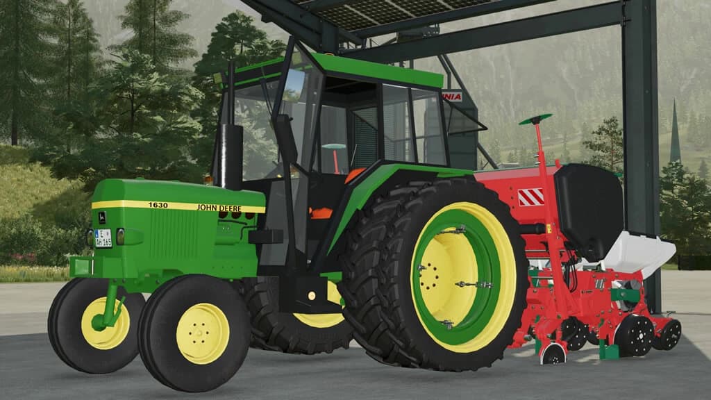 JOHN DEERE 1630 AND TOOLS 4