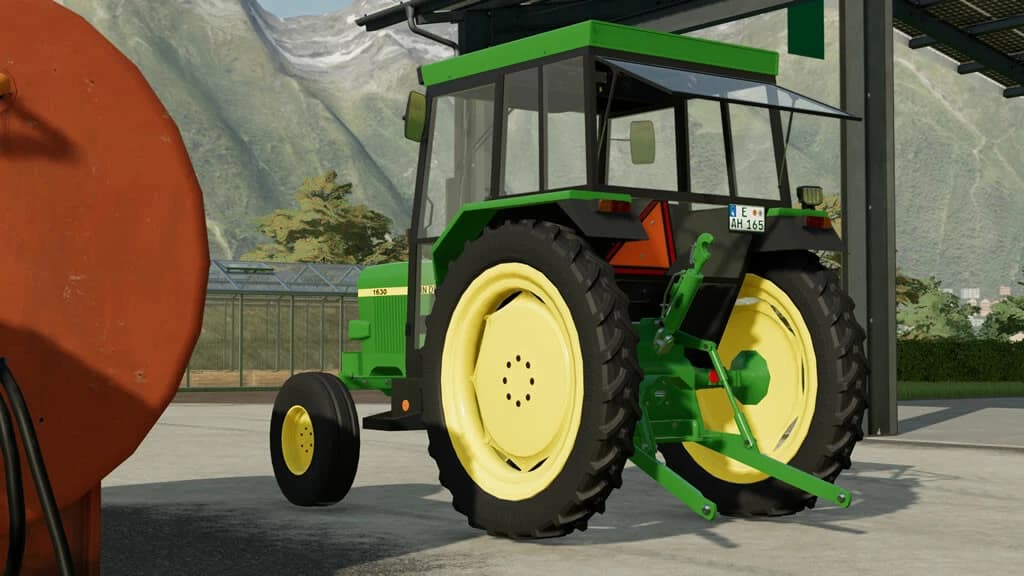 JOHN DEERE 1630 AND TOOLS 3