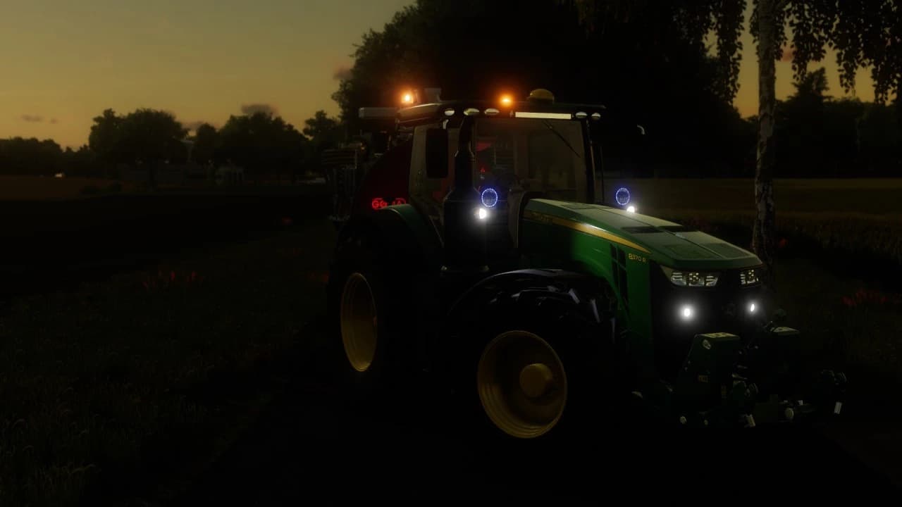 JOHN DEERE 8R 2