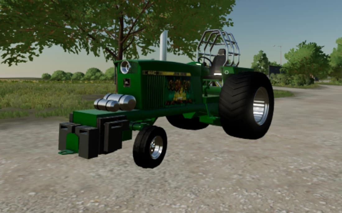 JOHN DEERE PULLING TRACTOR