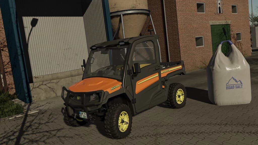 JOHN DEERE XUV8X5M 2