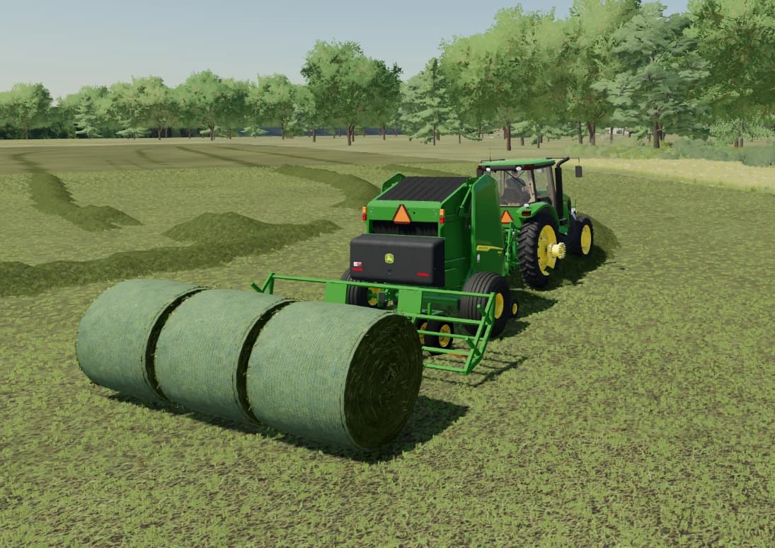 John Deere 561R + Accumulator 3