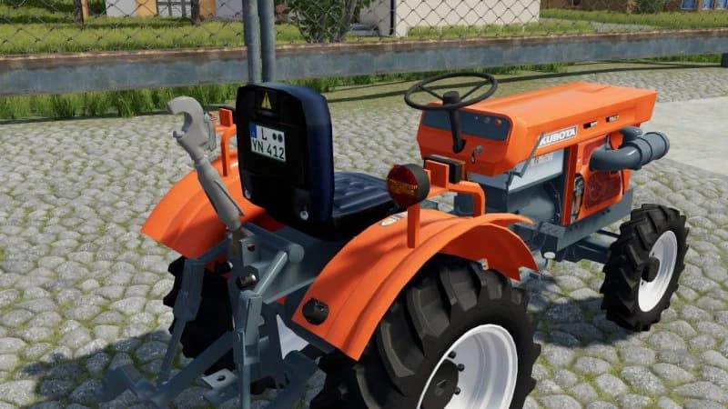 KUBOTA B7001 2