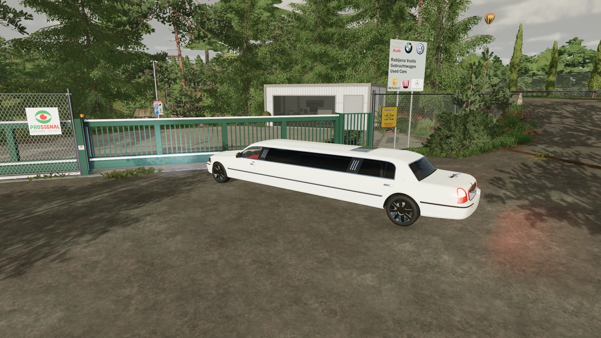 LINCOLN TOWN CAR LIMOUSINE 4