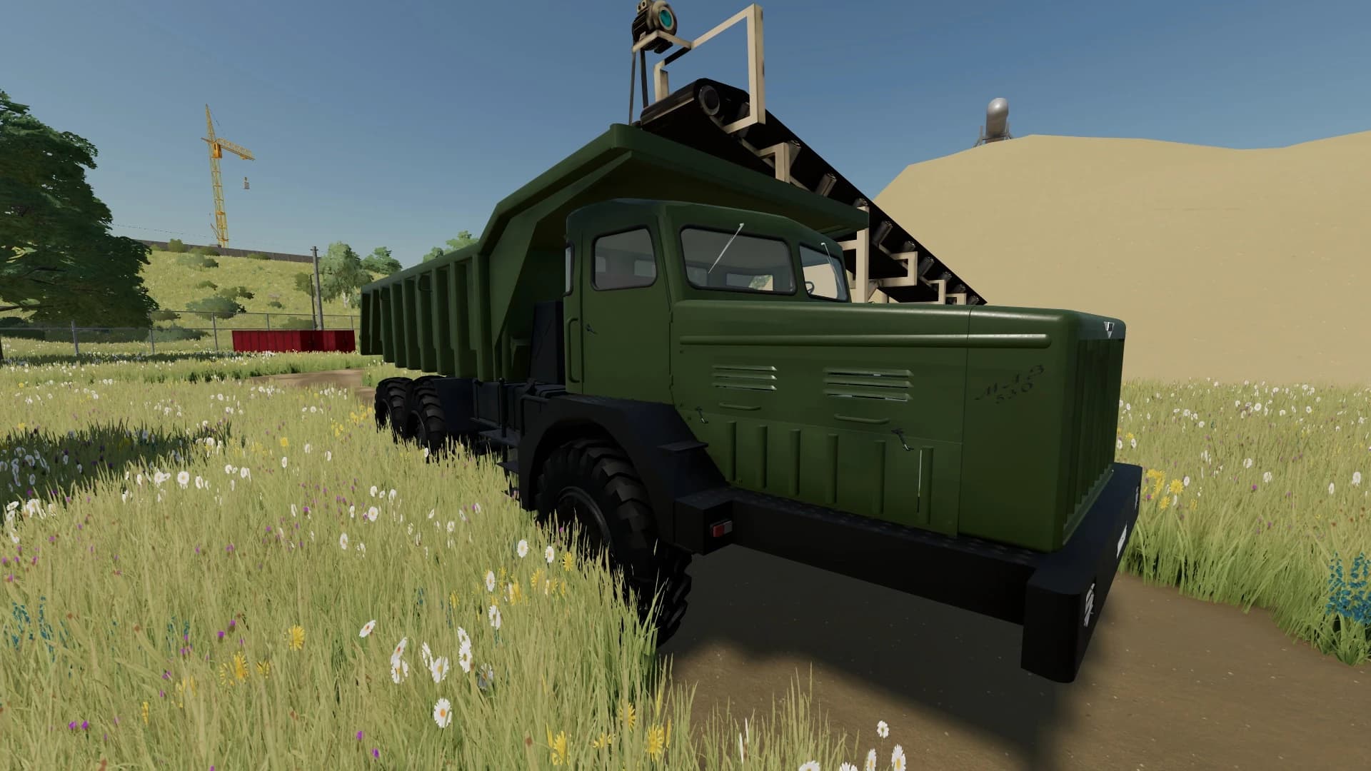 MAZ-530 dump truck 3