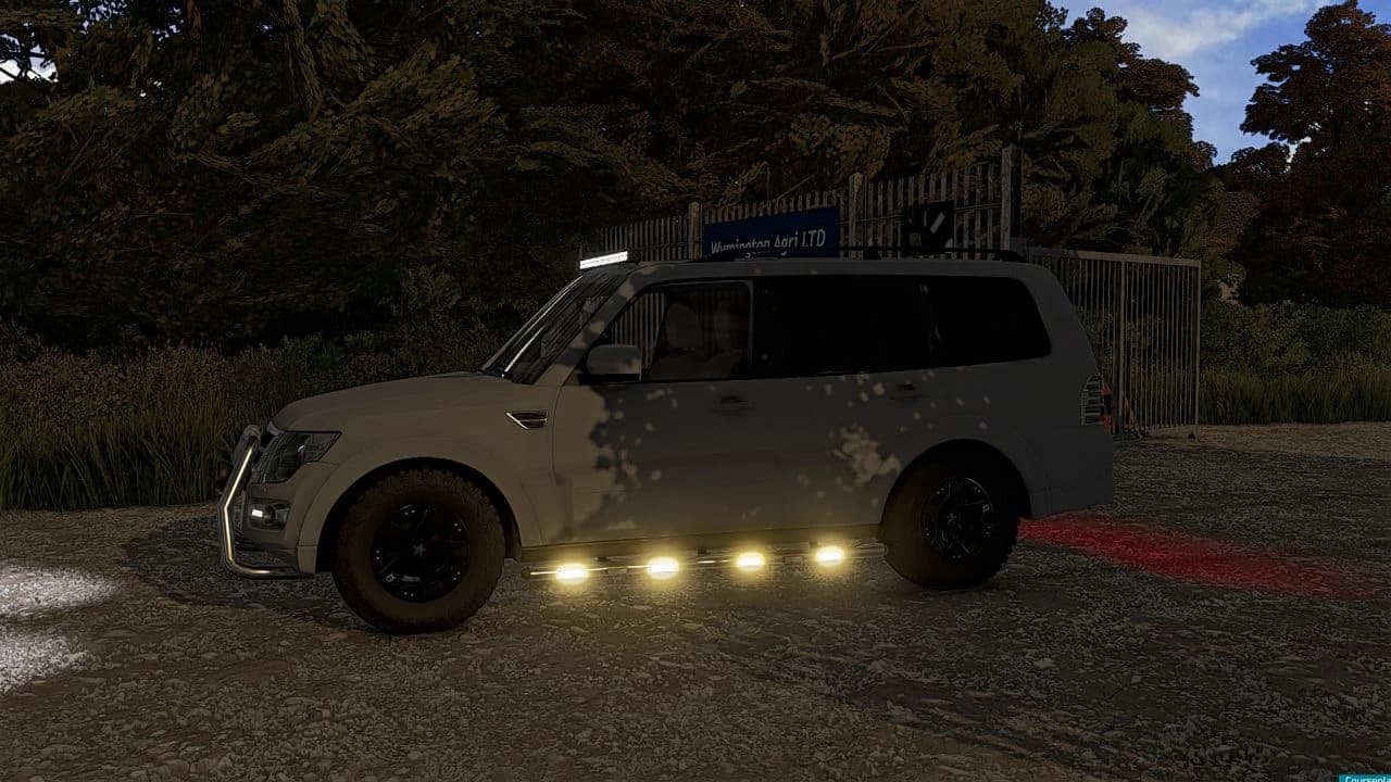 MITSUBISHI PAJERO 2015