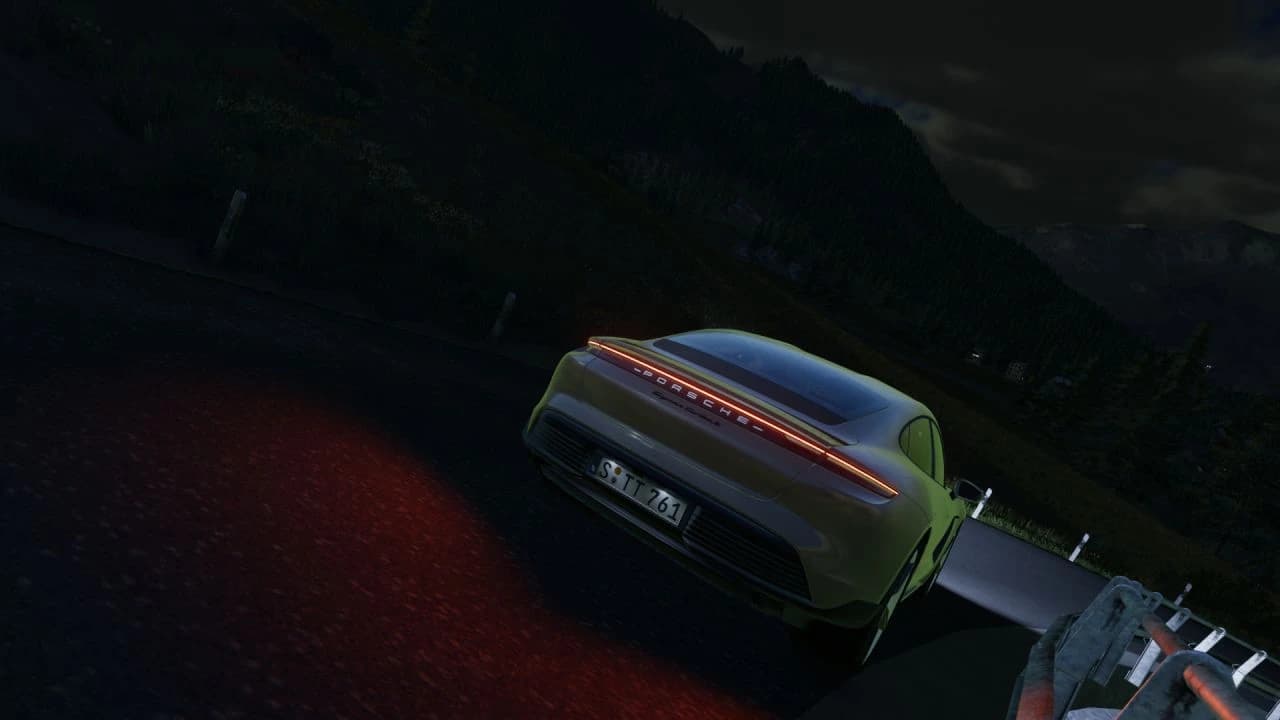 PORSCHE TAYCAN TURBO S 3