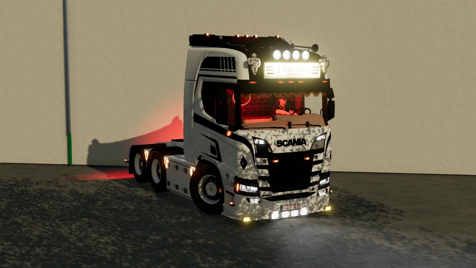 RESKINNED JAN MUES R650 4