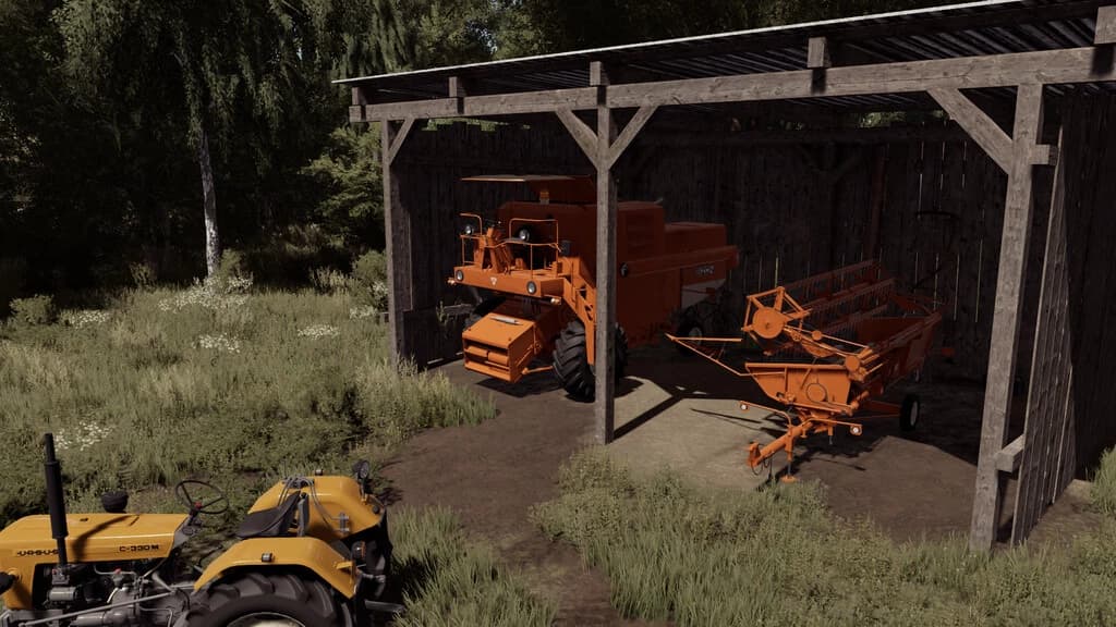 SMALL OLD WOODEN SHED 3