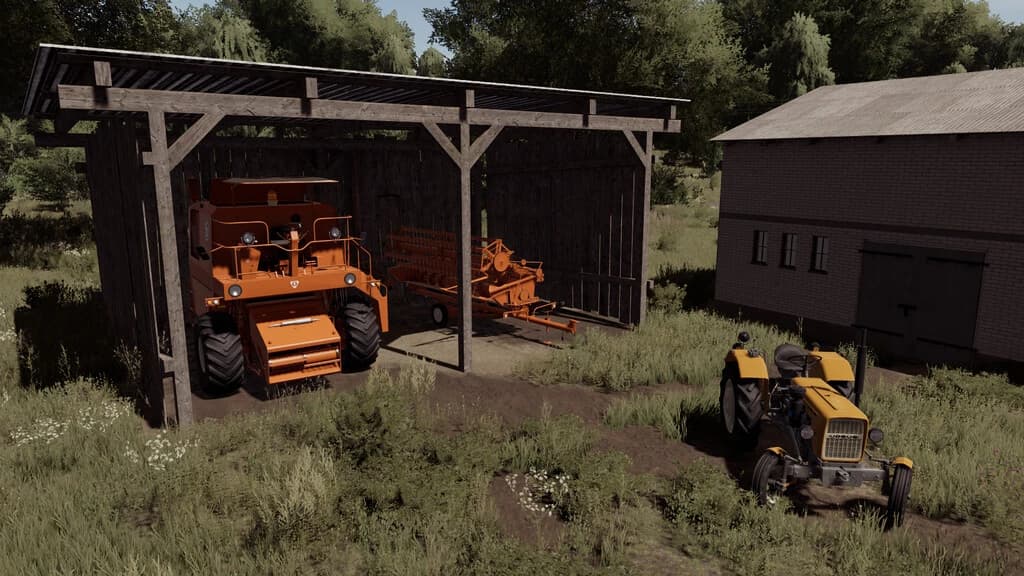 SMALL OLD WOODEN SHED