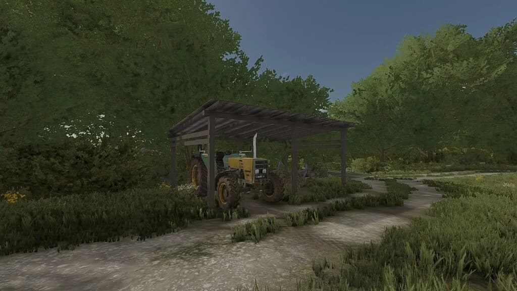 SMALL WOODEN SHED