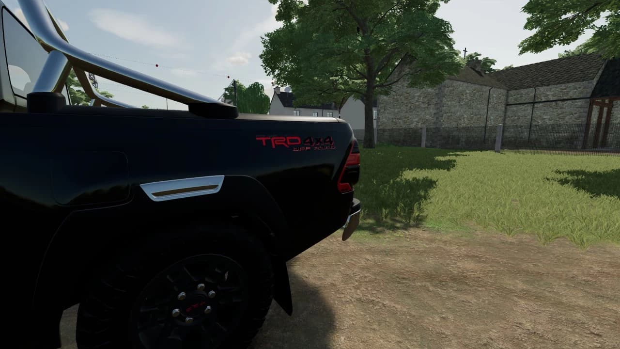 TOYOTA HILUX GR (GAZOO RACING) 3