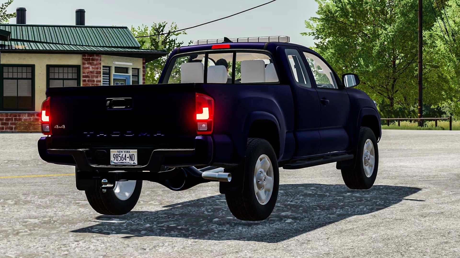 TOYOTA TACOMA 2
