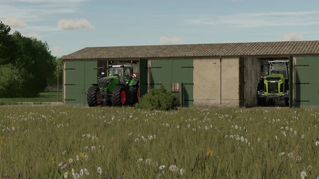 TRACTOR HALL 2